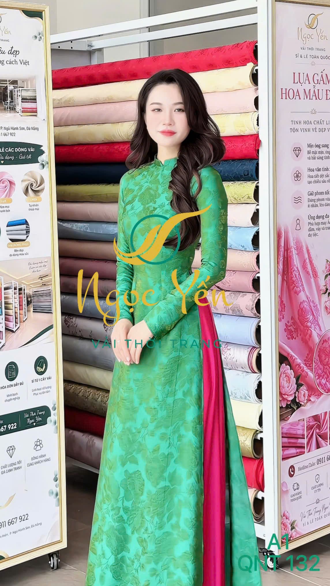 A1-Áo dài lụa cổ trụ, tay dài hoa xanh